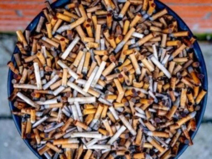 ​SHBA ndaloi pirjen e duhanit në vendet e punës para 30 vjetësh