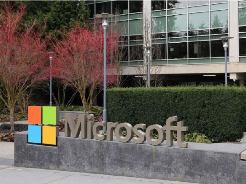 Microsoft: Hakera të mbështetur nga Moska kanë hyrë sistemet tona