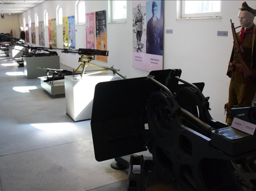 Muzeu i forcave të armatosura/ Armë, avionë, tanke e pajisje ushtarake në 6 pavione