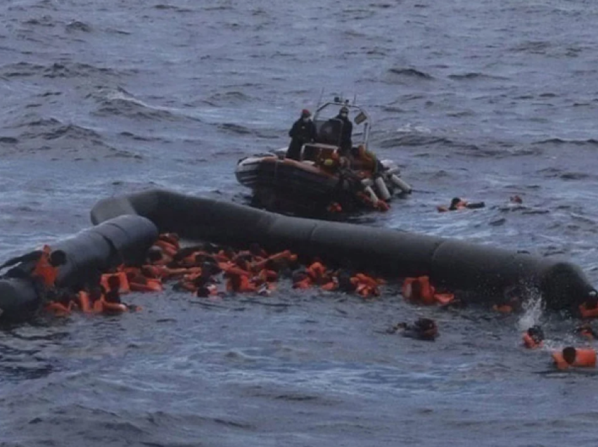 Tragjedi në ujërat e Tunizisë, përmbyset varka me emigrantë, 5 të vdekur