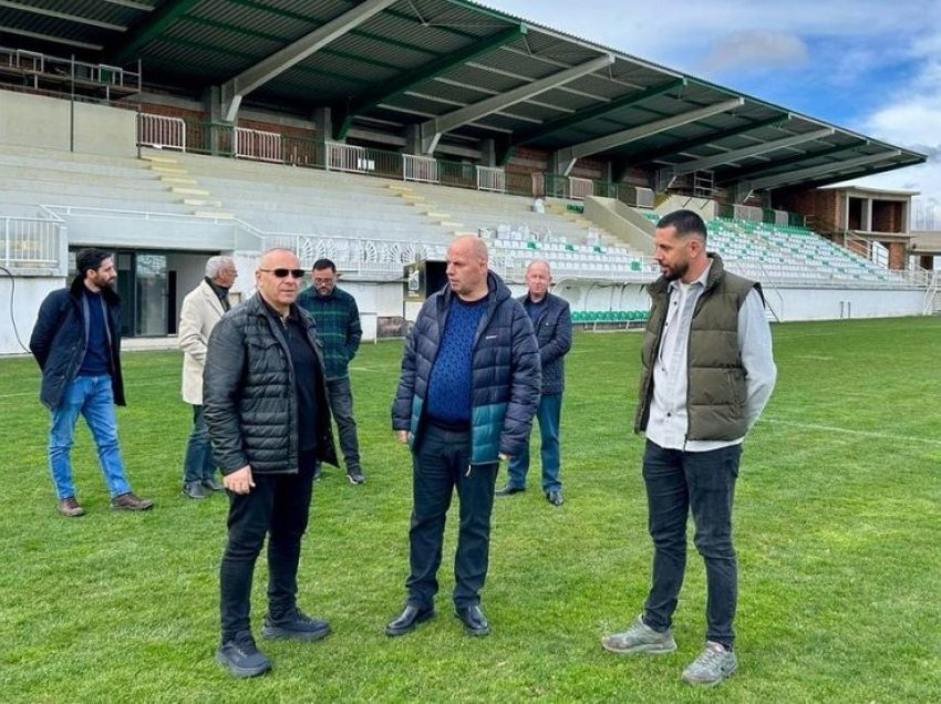 Ademi viziton punimet në stadiumin “Rexhep Rexhepi” në Drenas