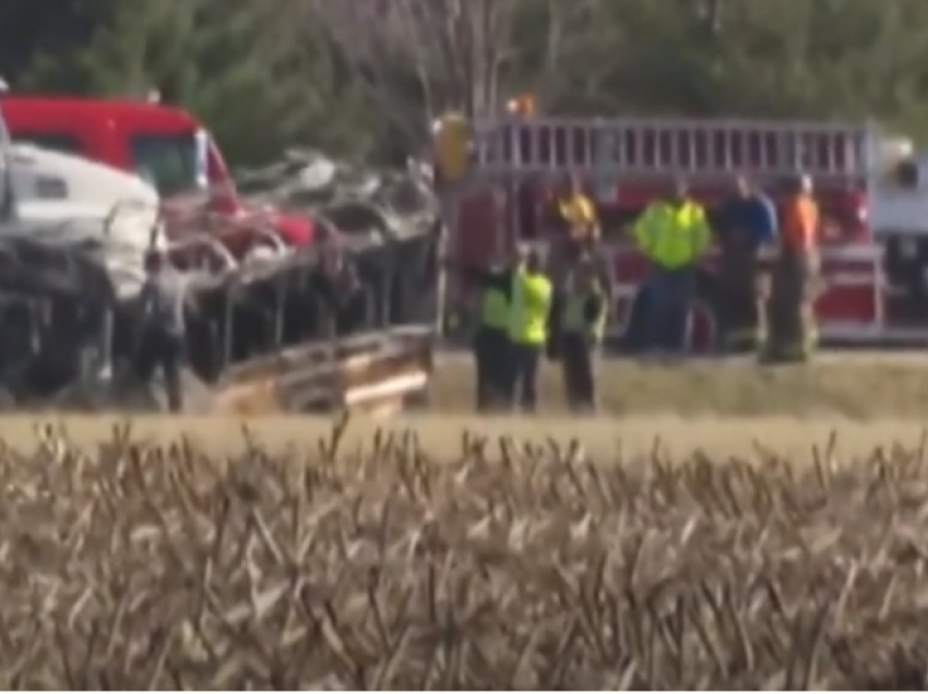 Autobusi i shkollës përplaset me një kamion në SHBA, pesë të vdekur