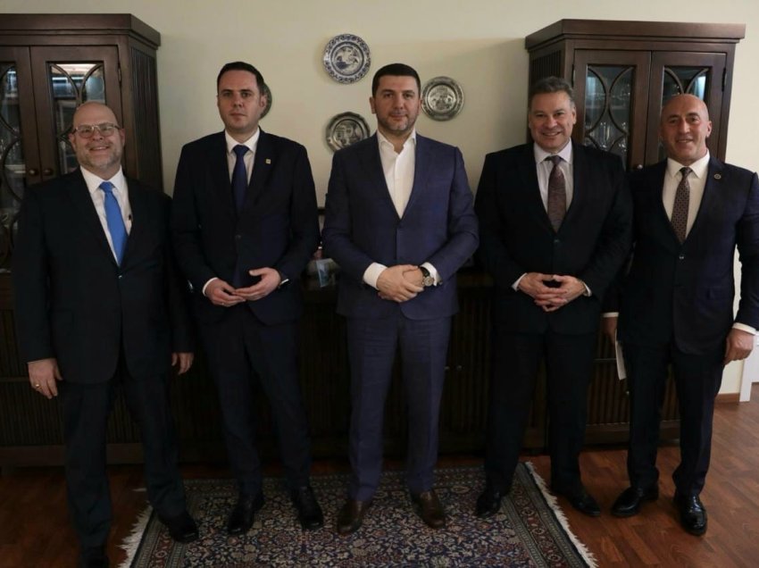 Haradinaj i kërkon Escobarit të shtyhet përpara agjenda e Kosovës për anëtarësim në NATO