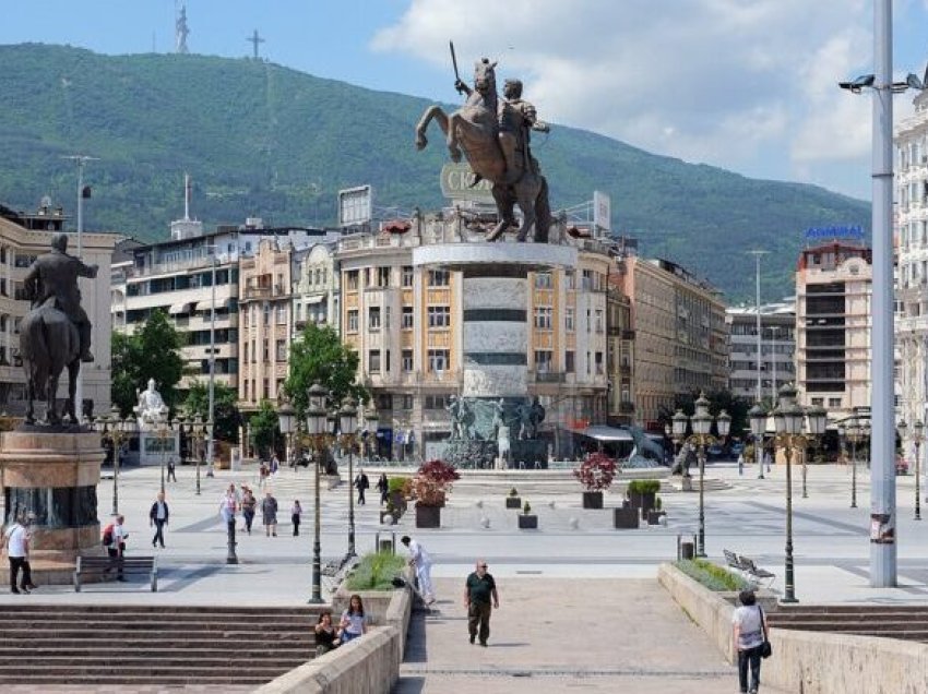 Të rinjtë në Maqedoninë e Veriut largohen nga shtëpia e prindërve të tyre në moshën 32,1 vjeçare