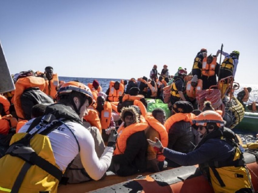 ​Të paktën 60 migrantë kanë humbur jetën në Detin Mesdhe, rrugës për në Itali
