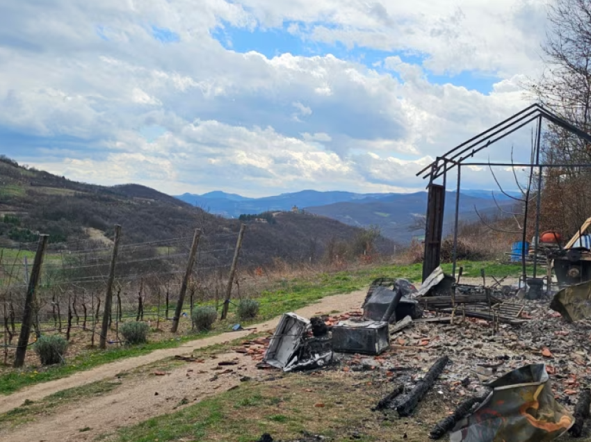 Objekti i djegur në Leposaviq: Policia nuk dyshon në zjarrvënie, zyrtari komunal akuzon Listën Serbe