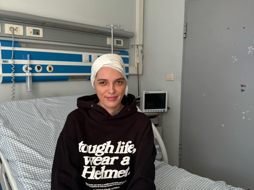 Elza Ujkani del nga spitali – rrëfen momentin kur i ra kulmi në kokë dhe ditët e vështira të shërimit