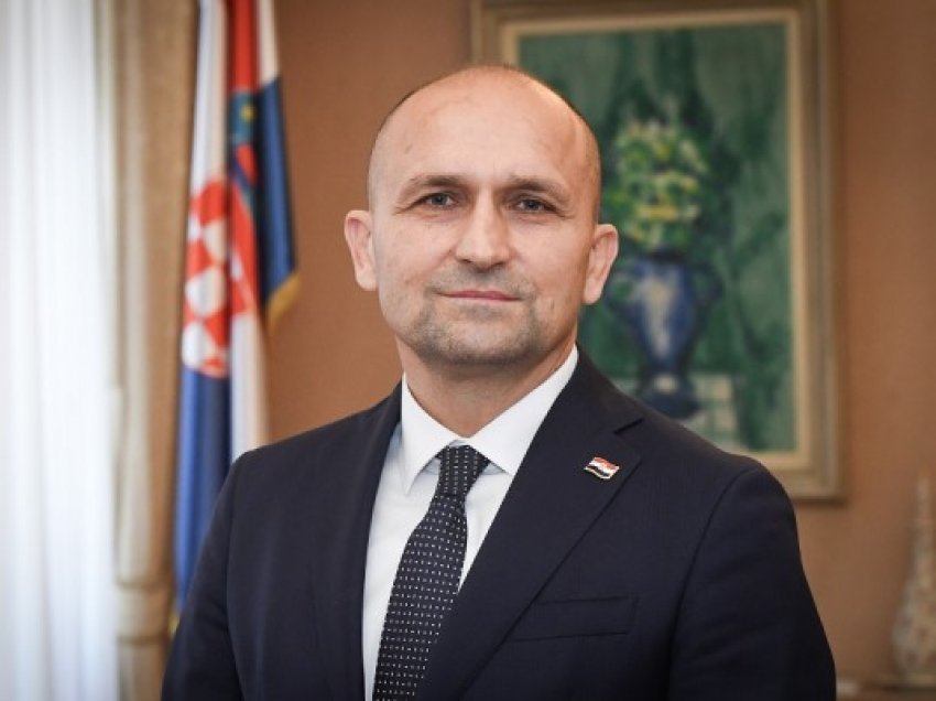 ​Ministri kroat i Mbrojtjes sot në Kosovë
