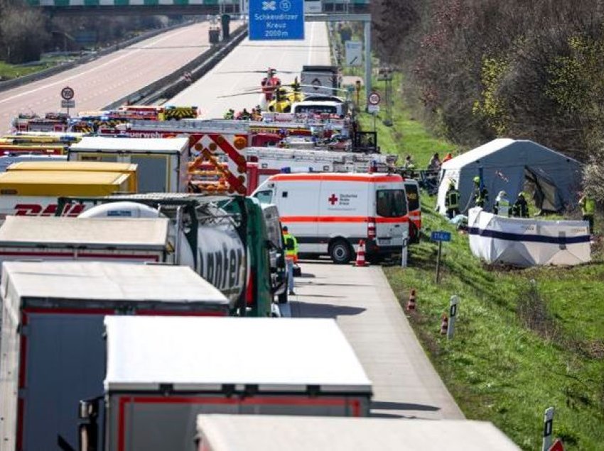 Disa të vdekur nga një aksident i autobusit në autostradën e Gjermanisë Lindore