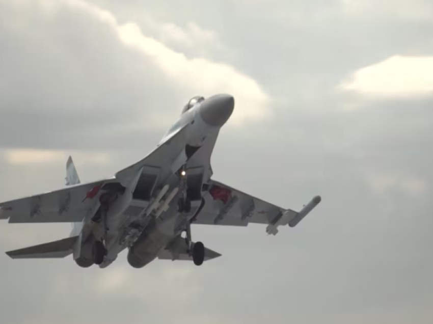 Rrëzohet një avion luftarak rus afër Krimesë, thotë një zyrtar rus