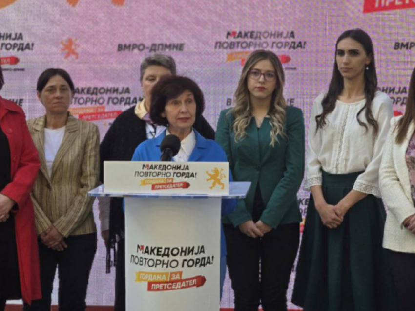 Siljanovska-Davkova promovoi sloganin e saj në fushatën presidenciale