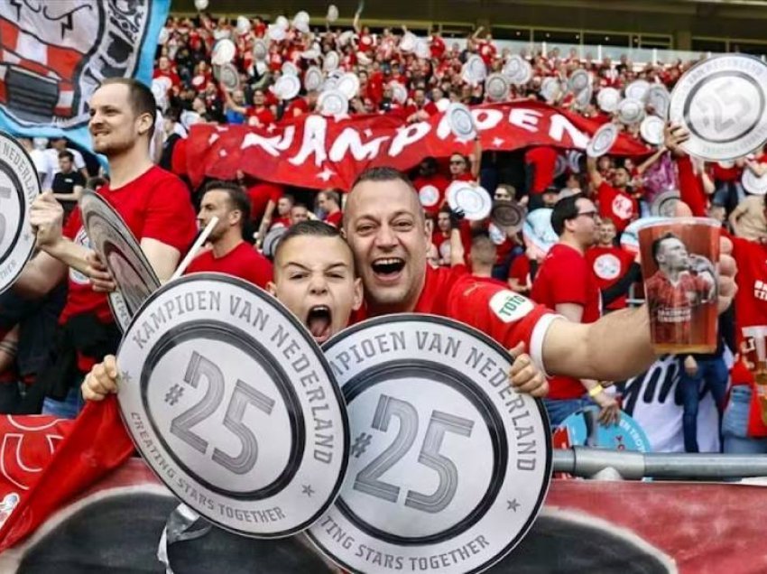 PSV feston titullin e 25!