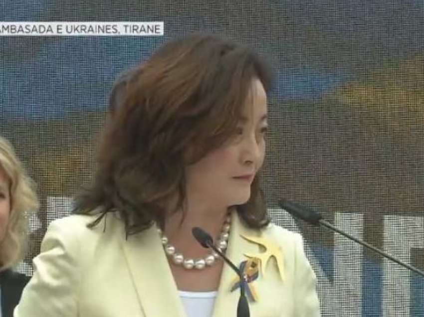 Manifestimi në Tiranë, Ambasadorja Kim: Putini i bëri keq llogaritë, u përball me popullin ukrainas