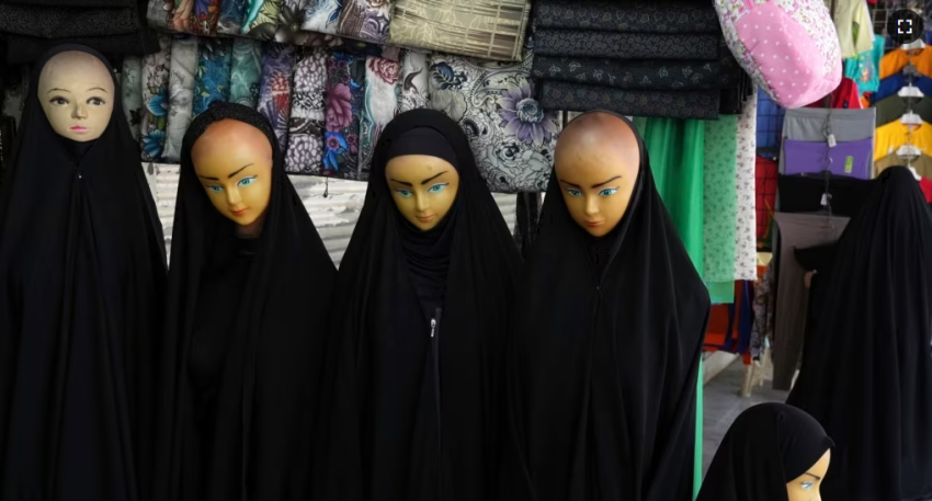 Zyrtarët rajonalë iranianë miratojnë kod të rreptë të veshjes për nëpunëset civile