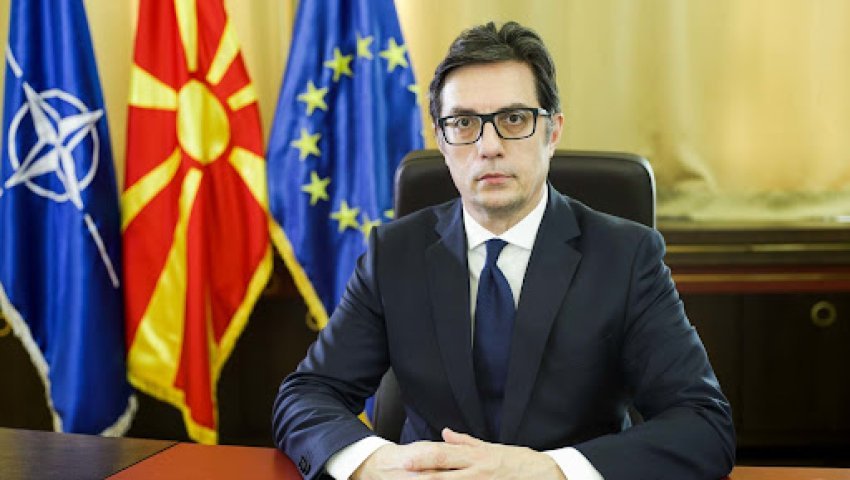 Pendarovski thotë se dikush nga ana tjetër i frikësohet vetingut në Maqedoni