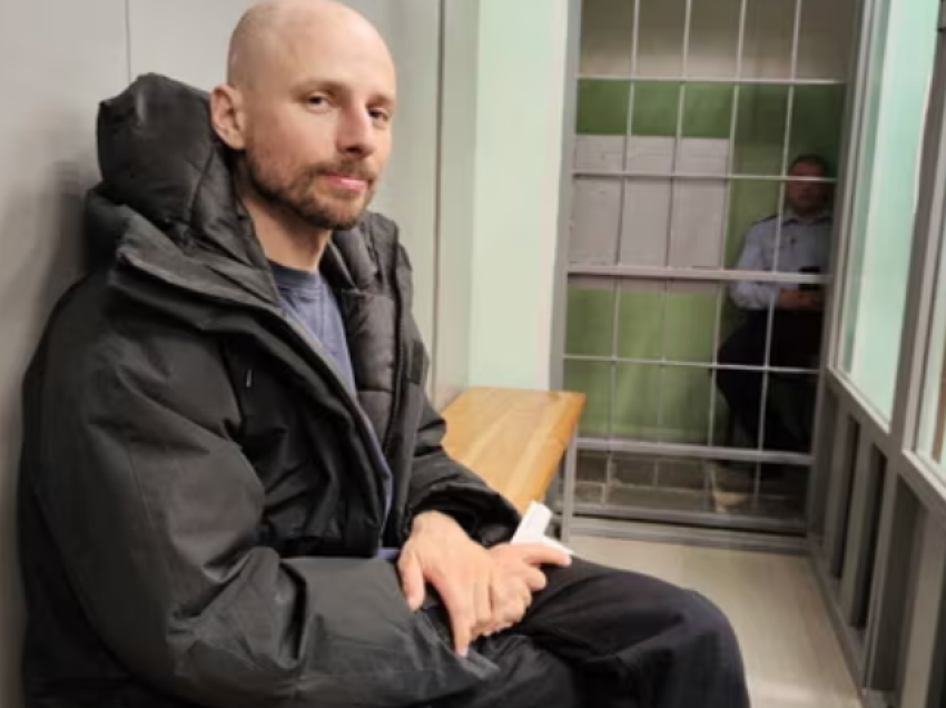 Dy gazetarë rusë arrestohen për punë të dyshuar për fondacionin Alexei Navalny, rrezikojnë deri në 6 vite burg