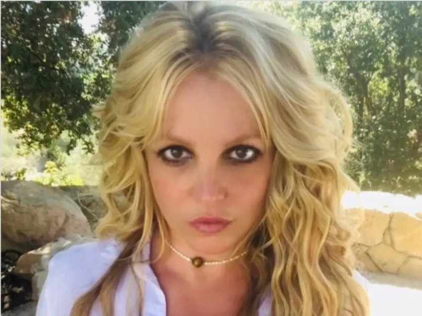 Britney Spears reagon pas fitores së betejës ligjore me të atin: ‘Familja më ka lënduar’