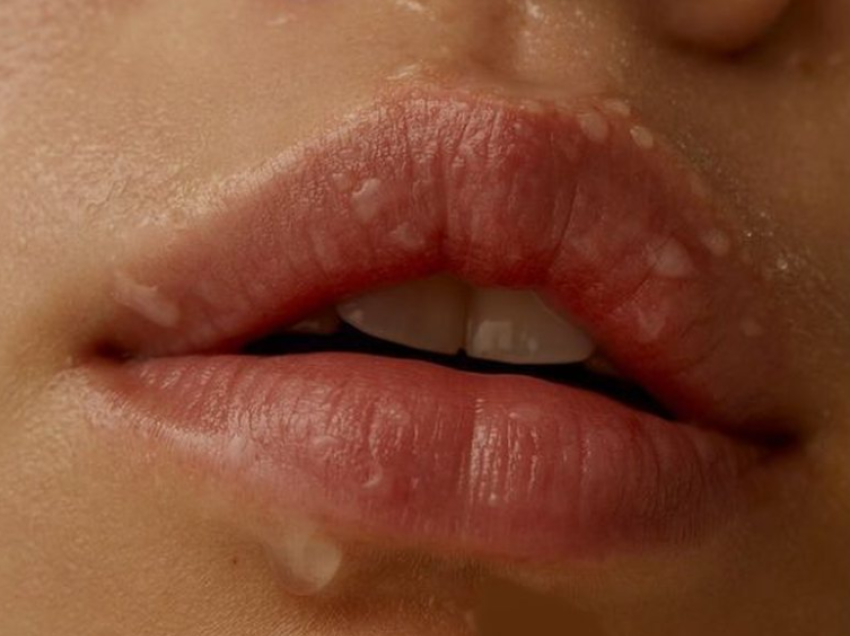 Sekreti për buzë të plota dhe të hidratuara është më i thjeshtë seç e ke menduar