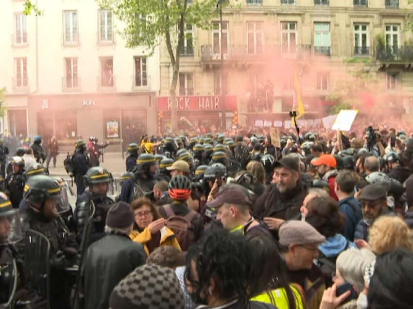 Përplasje në demonstratat e 1 Majit për rrogat e pensionet në qendër të Parisit 
