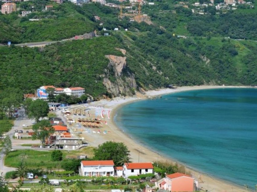 Mungesa e pasaportave të reja: Sytë kah Shqipëria dhe Mali e Zi për pushime