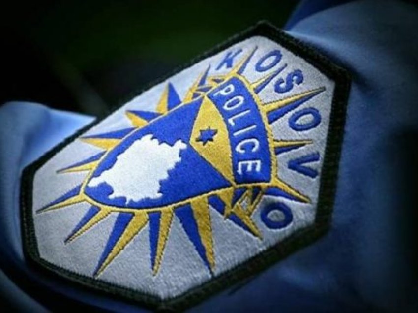 Policia ndalon dy persona me veturë në Podujevë, u gjen narkotikë e thikë