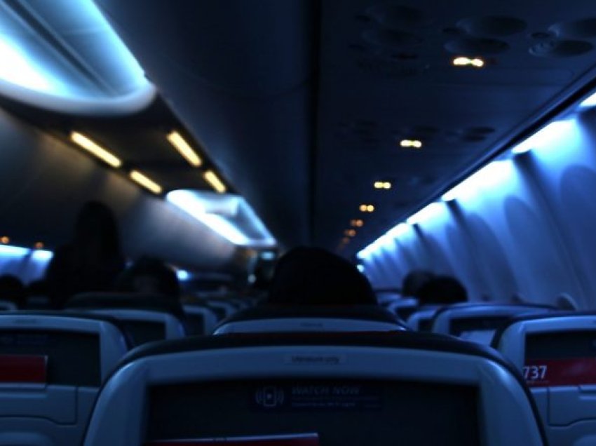 A e dini pse dritat në aeroplan zbehen? Nuk është ajo që keni menduar