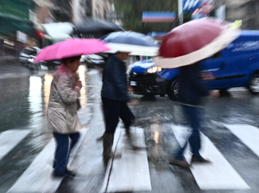 Shi dhe stuhi në jug të Italisë, ngrihet alarmi në 5 rajone