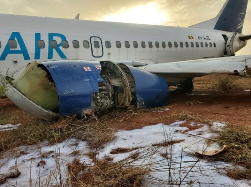 ​Aeroplani del nga pista, 10 të lënduar në Senegal