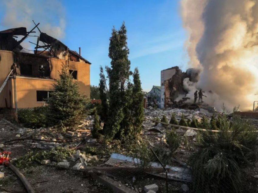 Sulmet ruse shkatërrojnë shtëpi dhe plagosin dy civilë në Harkiv