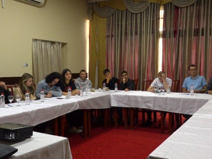 ​Të rinjtë nga komuniteti turk kërkojnë ndalimin e lajmeve të rreme në media