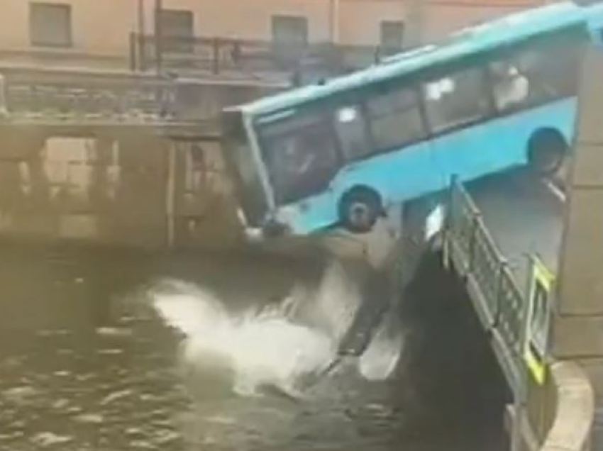 Shkon në 7 numri i të vdekurve nga rënia e autobusit në lumë